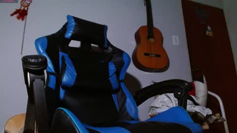 Snapshot of jammes_owen chatting on June 10, 2026, 4:12 am Jammes. online show from June 10, 2026, 4:12 am
