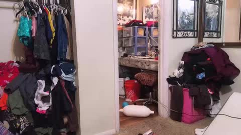 Bootyshows online show from November 7, 2025, 12:27 pm