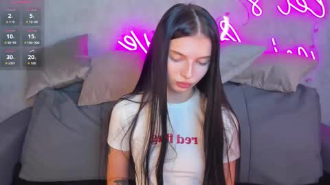 Eva online show from November 10, 2025, 1:04 am