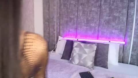 Snapshot of janedaviss chatting on May 18, 2026, 7:41 pm janedaviss online show from May 18, 2026, 7:41 pm