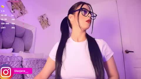 Jennifer online show from December 3, 2025, 9:13 pm