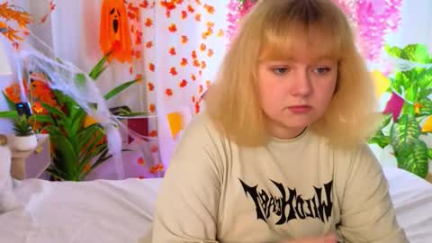 Snapshot of janestokes chatting on November 9, 2025, 8:23 am Diane online show from November 9, 2025, 8:23 am