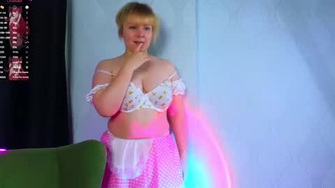 Snapshot of janestokes chatting on November 22, 2025, 8:35 am Diane online show from November 22, 2025, 8:35 am