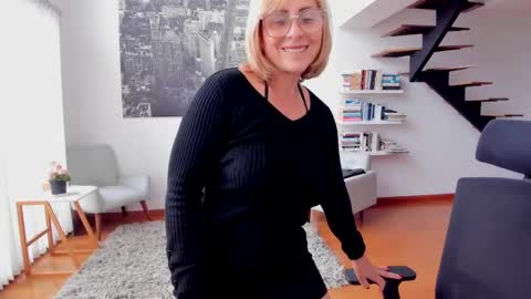 Snapshot of janeturner chatting on October 2, 2025, 1:07 pm JANE TURNER MILF online show from October 2, 2025, 1:07 pm