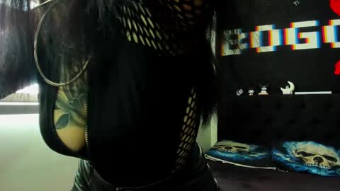      online show from February 26, 2025, 8:22 pm