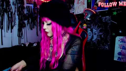      online show from December 17, 2025, 9:54 pm