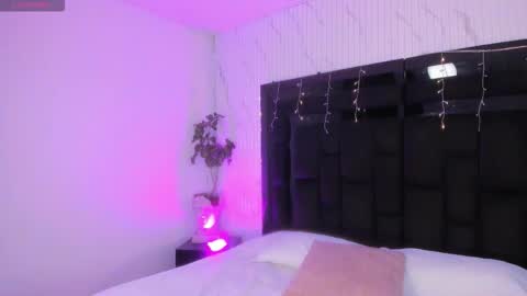 Janne  online show from February 19, 2026, 10:06 pm