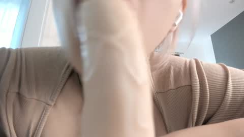 Amelle online show from January 14, 2025, 2:19 am