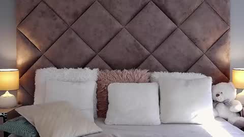 jaquelinemerlot online show from October 8, 2025, 6:44 am