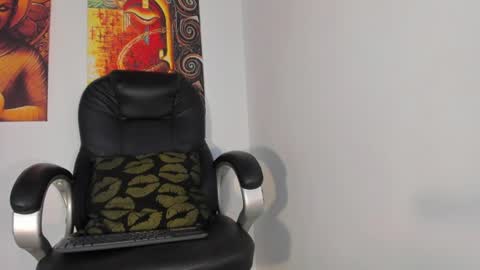 Snapshot of jara_chick chatting on August 5, 2026, 10:01 pm Jara online show from August 5, 2026, 10:01 pm