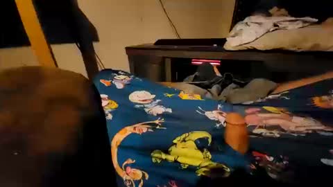 jarsenugs online show from October 15, 2025, 3:17 am