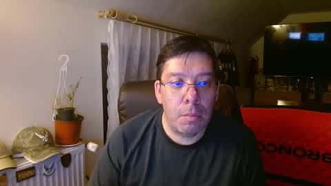 Snapshot of jasmarks2000 chatting on February 20, 2026, 10:43 pm JasMarks online show from February 20, 2026, 10:43 pm