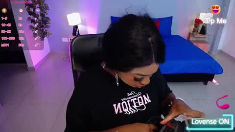 Instagram jasminecampbell1  online show from March 18, 2026, 1:25 pm