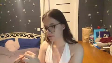 Lily 3 online show from July 21, 2026, 7:27 pm