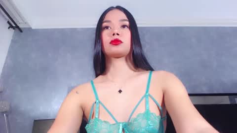 Snapshot of jasminemoore chatting on January 29, 2025, 10:11 pm Jazmin online show from January 29, 2025, 10:11 pm