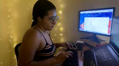 Snapshot of jasmineprincess_ chatting on March 4, 2026, 1:06 pm Jasmine online show from March 4, 2026, 1:06 pm