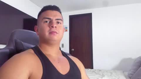 JBrooksXx online show from February 7, 2025, 9:15 pm