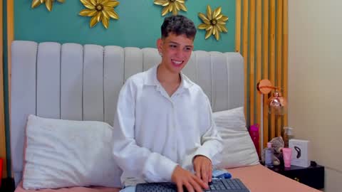 Snapshot of jasson_smit chatting on December 21, 2024, 1:42 pm J A S S O N online show from December 21, 2024, 1:42 pm