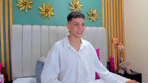 Snapshot of jasson_smit chatting on December 31, 2024, 12:46 pm J A S S O N online show from December 31, 2024, 12:46 pm