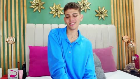 Snapshot of jasson_smit chatting on January 16, 2025, 1:04 pm J A S S O N online show from January 16, 2025, 1:04 pm