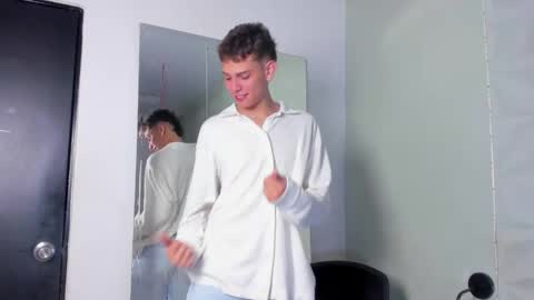 Snapshot of jasson_smit chatting on February 16, 2025, 1:05 pm J A S S O N online show from February 16, 2025, 1:05 pm