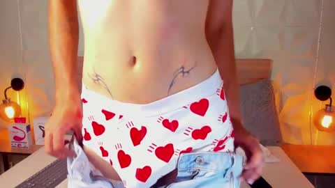 Snapshot of jasson_smit chatting on February 25, 2025, 1:50 pm J A S S O N online show from February 25, 2025, 1:50 pm
