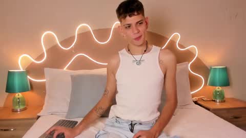 Snapshot of jasson_smit chatting on October 2, 2025, 3:19 pm J A S S O N online show from October 2, 2025, 3:19 pm