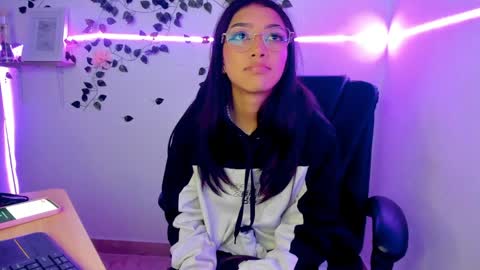 Jaulyn online show from April 18, 2026, 3:49 pm