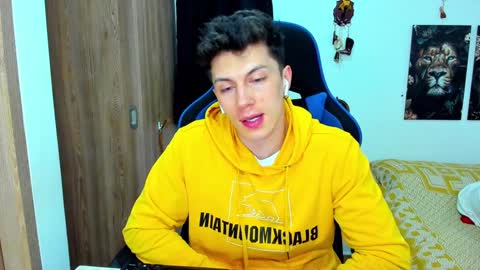 Snapshot of javiersexymann chatting on January 10, 2025, 1:32 am Javier online show from January 10, 2025, 1:32 am