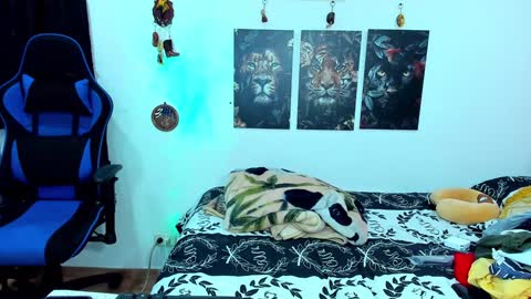 Snapshot of javiersexymann chatting on January 30, 2025, 7:04 pm Javier online show from January 30, 2025, 7:04 pm