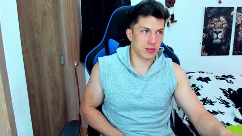 Snapshot of javiersexymann chatting on February 10, 2025, 5:30 pm Javier online show from February 10, 2025, 5:30 pm