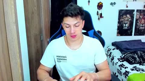 Snapshot of javiersexymann chatting on February 17, 2025, 5:32 pm Javier online show from February 17, 2025, 5:32 pm