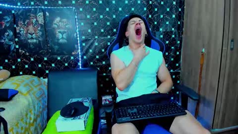 Snapshot of javiersexymann chatting on October 2, 2025, 10:06 pm Javier online show from October 2, 2025, 10:06 pm