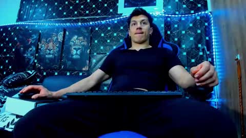 Snapshot of javiersexymann chatting on October 13, 2025, 10:54 pm Javier online show from October 13, 2025, 10:54 pm