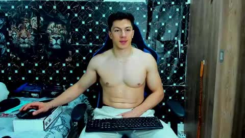 Snapshot of javiersexymann chatting on May 3, 2026, 11:22 pm Javier online show from May 3, 2026, 11:22 pm