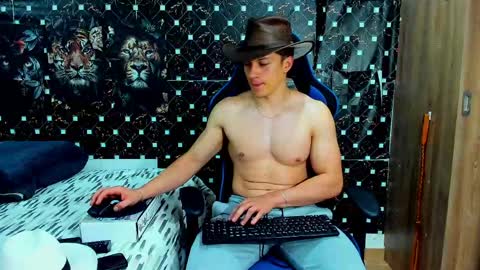 Snapshot of javiersexymann chatting on May 18, 2026, 4:07 am Javier online show from May 18, 2026, 4:07 am