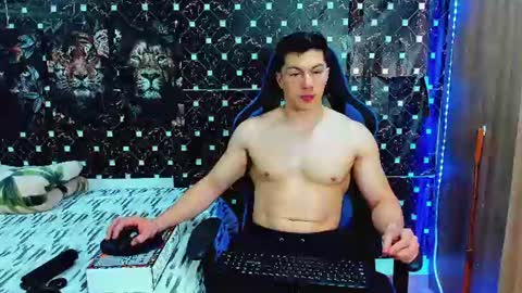 Snapshot of javiersexymann chatting on June 9, 2026, 7:03 pm Javier online show from June 9, 2026, 7:03 pm