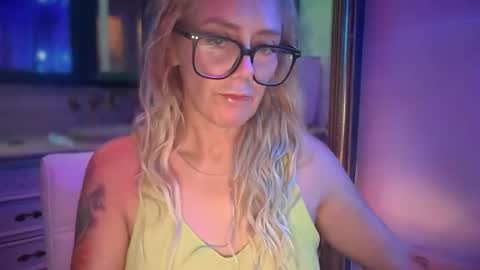 JAV online show from October 26, 2025, 11:38 am