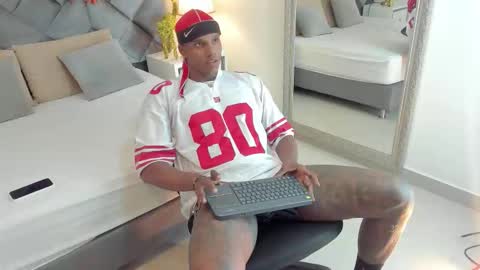 jax black online show from October 23, 2025, 7:34 pm