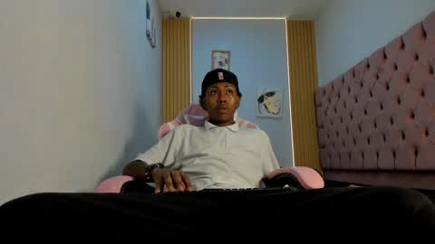 jax_maliq online show from October 7, 2025, 1:47 am