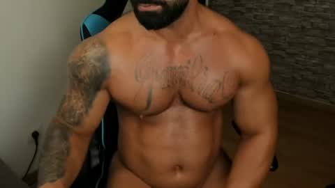 Snapshot of jaxonhunk chatting on June 11, 2026, 12:32 am JaxonHunk online show from June 11, 2026, 12:32 am