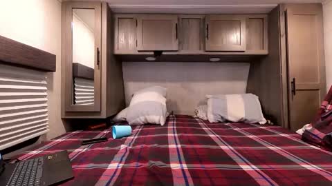 jaxsavage online show from April 21, 2026, 3:46 am