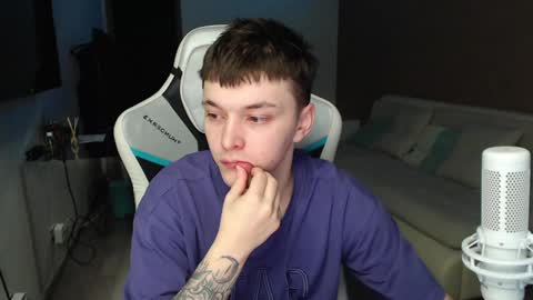 Snapshot of jayce_icestone chatting on December 12, 2024, 2:15 am Jayce online show from December 12, 2024, 2:15 am