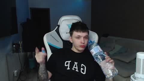 Snapshot of jayce_icestone chatting on December 15, 2024, 8:15 pm Jayce online show from December 15, 2024, 8:15 pm