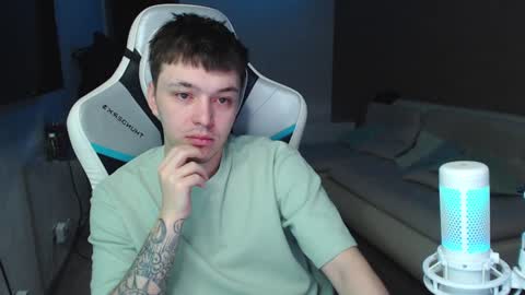Snapshot of jayce_icestone chatting on December 17, 2024, 1:39 am Jayce online show from December 17, 2024, 1:39 am