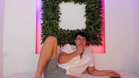 Snapshot of jaygrip chatting on January 12, 2026, 12:10 pm Jay online show from January 12, 2026, 12:10 pm