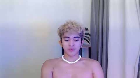 jaysee_hugecox online show from May 22, 2026, 5:29 pm