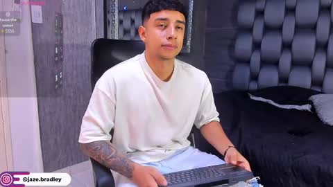 jaze_bradley online show from September 16, 2025, 11:22 am