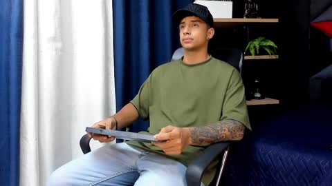 jaze_bradley online show from November 20, 2025, 11:32 am