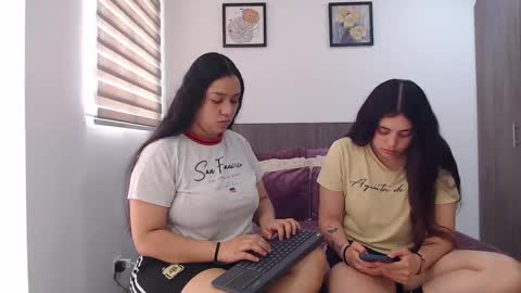 Jazmin and Scarlett online show from February 11, 2026, 7:52 pm